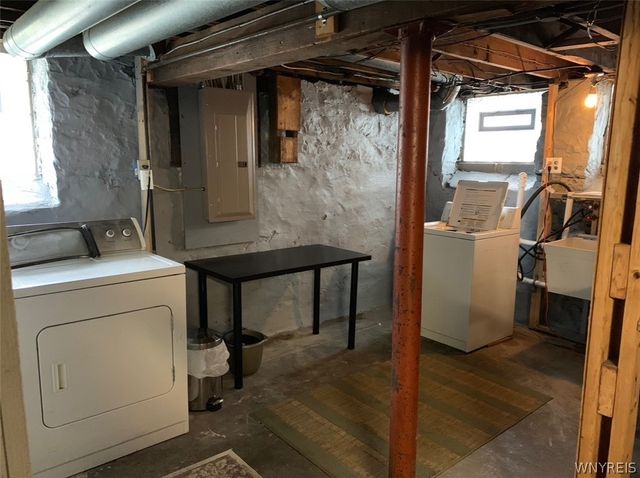 77 Meech Avenue, Buffalo, NY 14208