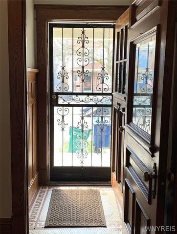 77 Meech Avenue, Buffalo, NY 14208