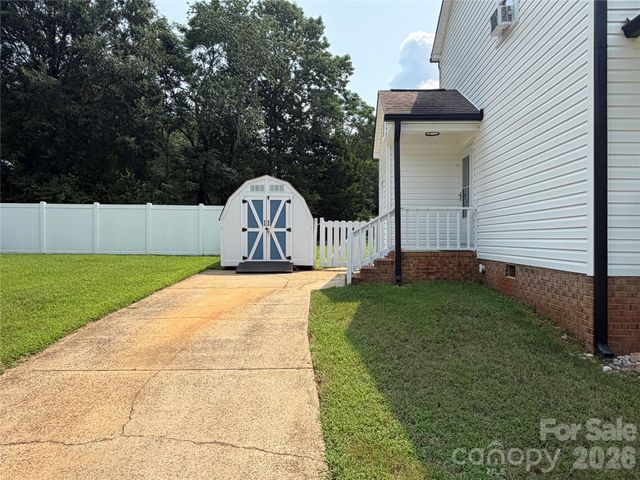 9850 Standing Wood Court, Charlotte, NC 28227