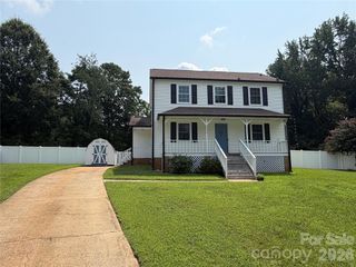 9850 Standing Wood Court, Charlotte, NC 28227