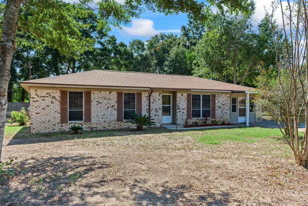5485 Mulat Road, Milton, FL 32583