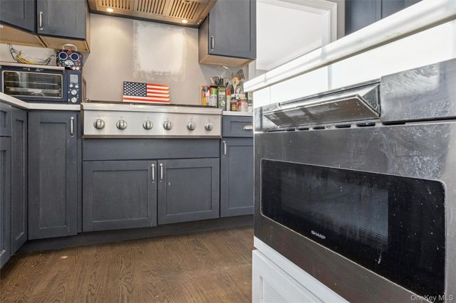 9 Saber Lane, Kings Park, NY 11754