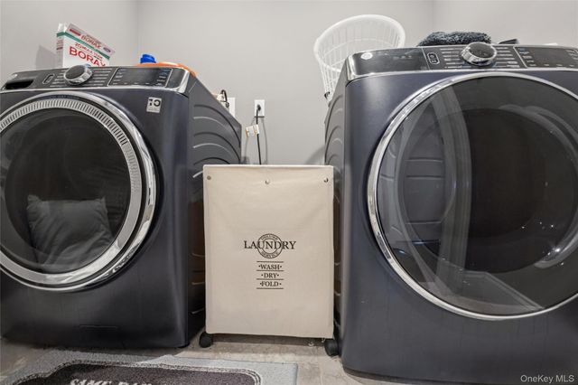 9 Saber Lane, Kings Park, NY 11754