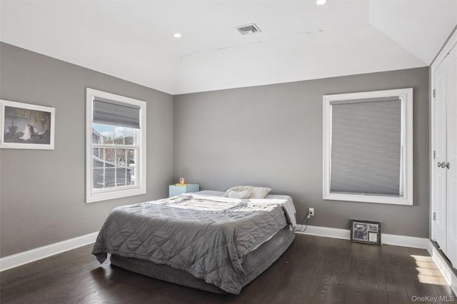 9 Saber Lane, Kings Park, NY 11754