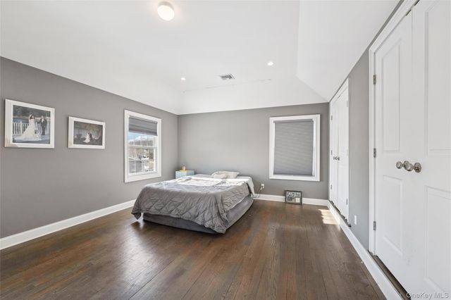 9 Saber Lane, Kings Park, NY 11754