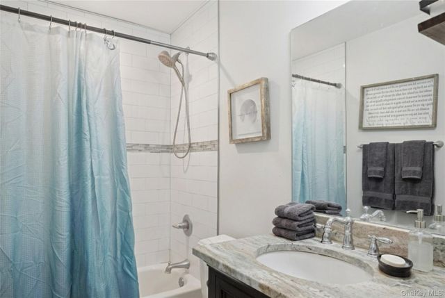 9 Saber Lane, Kings Park, NY 11754