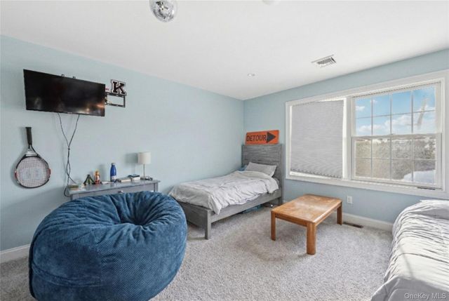 9 Saber Lane, Kings Park, NY 11754