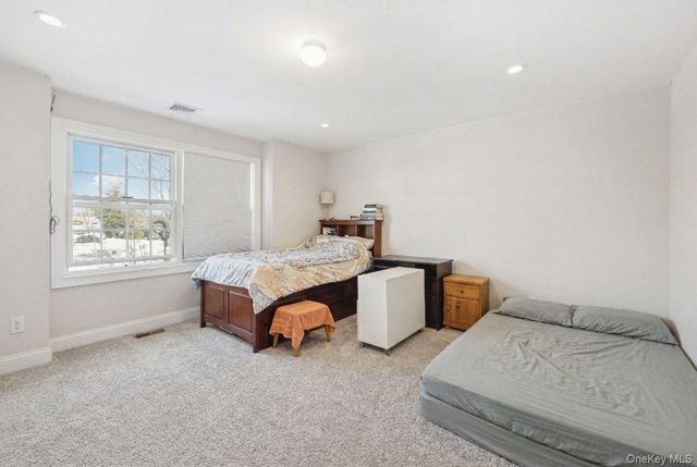 9 Saber Lane, Kings Park, NY 11754