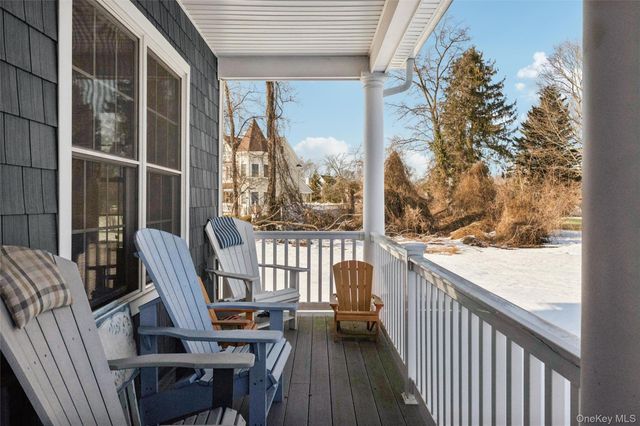 9 Saber Lane, Kings Park, NY 11754