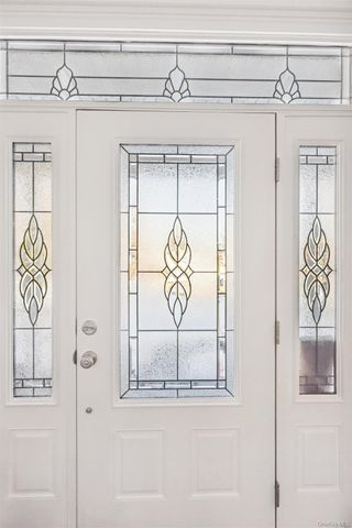 9 Saber Lane, Kings Park, NY 11754