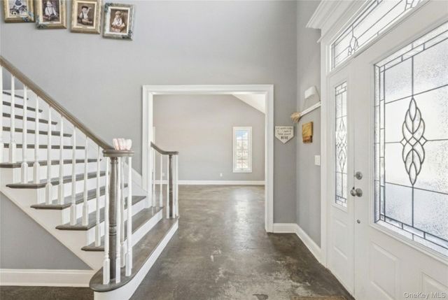 9 Saber Lane, Kings Park, NY 11754