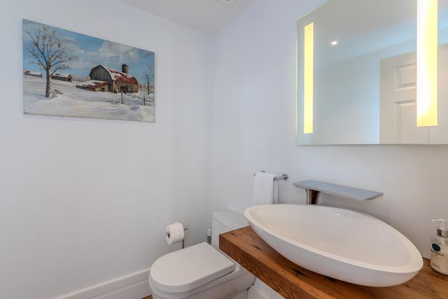 1060 Upper Hollow Road, Dorset, VT 05251