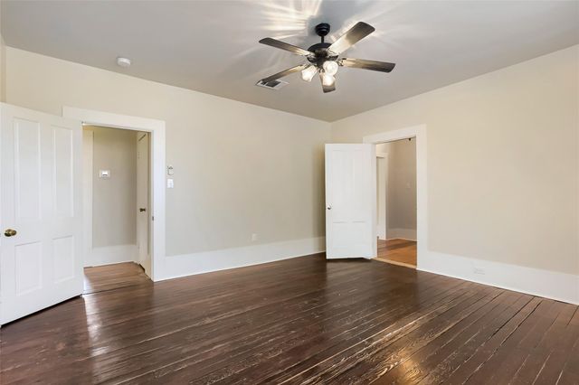 208 N Avenue B, Elgin, TX 78621