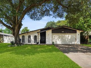 7326 El Cresta, Houston, TX 77083