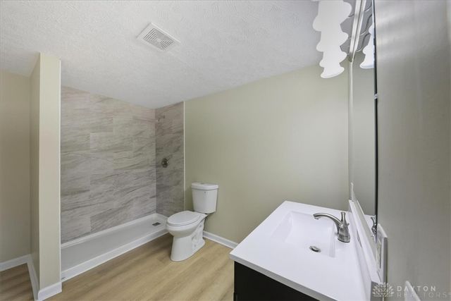 12130 Lakefront Drive, Hillsboro, OH 45133