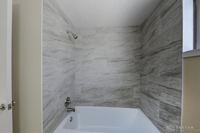 12130 Lakefront Drive, Hillsboro, OH 45133