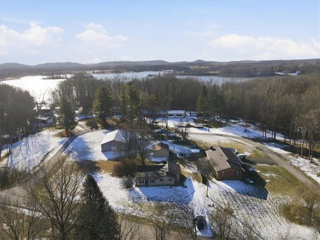 12130 Lakefront Drive, Hillsboro, OH 45133