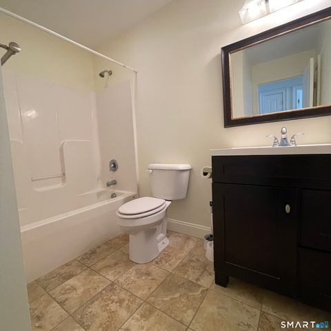 157 West Main Street 4, East Lyme, CT 06357