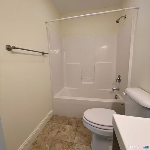 157 West Main Street 4, East Lyme, CT 06357