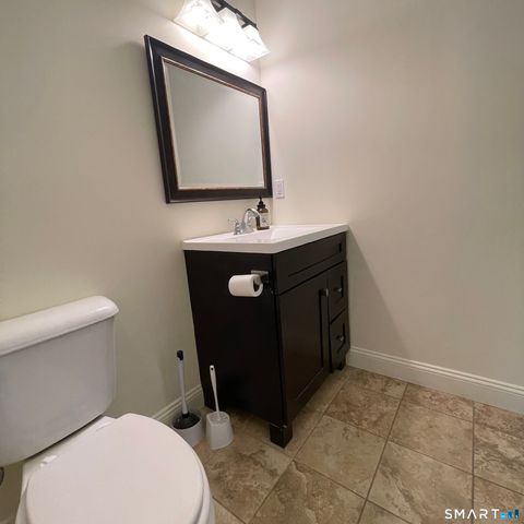 157 West Main Street 4, East Lyme, CT 06357