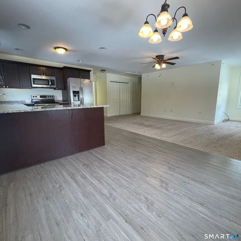 157 West Main Street 4, East Lyme, CT 06357