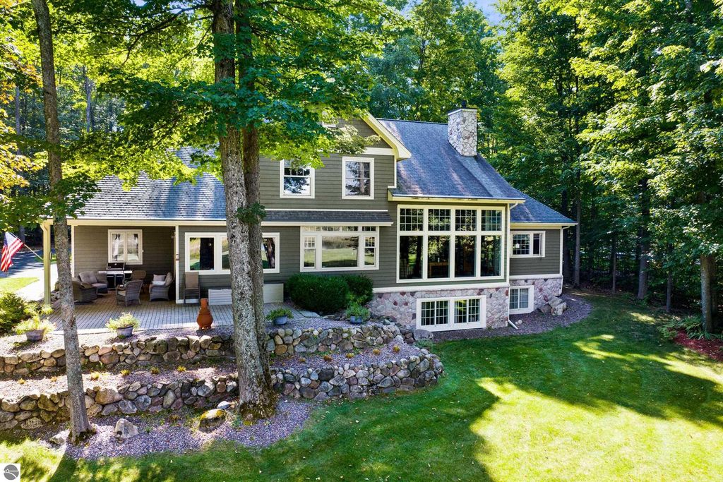 Image 3 of property listing at 3994 Harbour Town, Bellaire, MI 49615