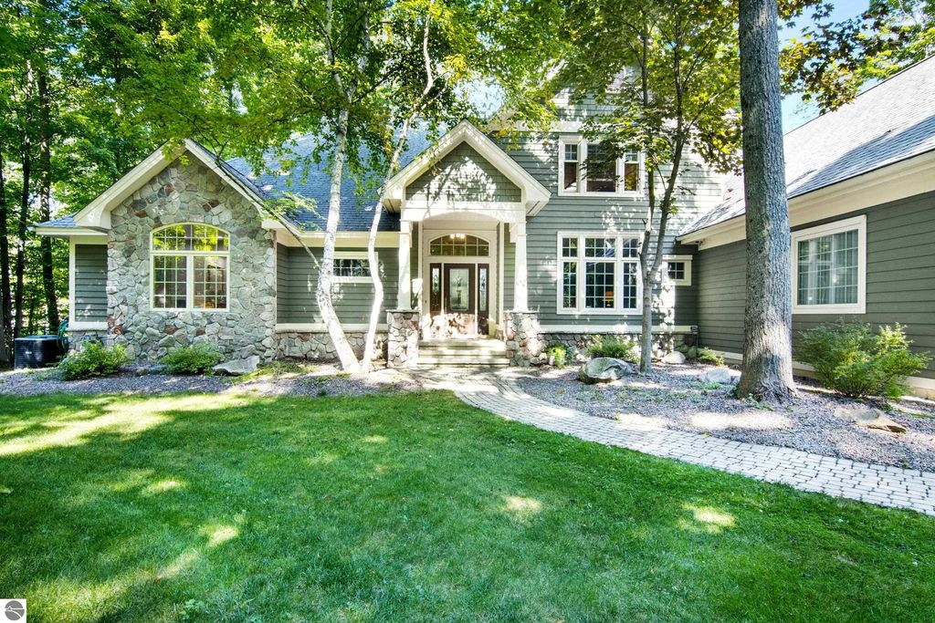 Image 5 of property listing at 3994 Harbour Town, Bellaire, MI 49615