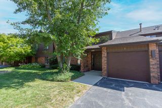 1405 Creekside Court B, Elgin, IL 60123