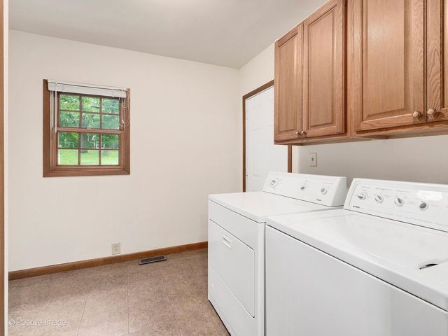 449 Arbor Avenue, West Chicago, IL 60185