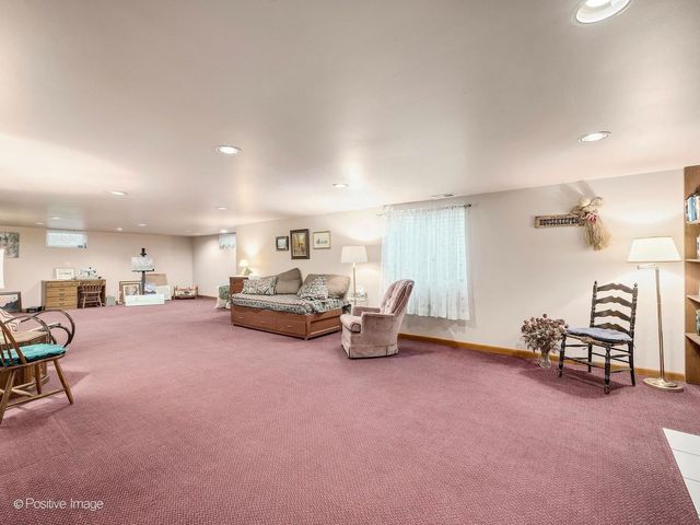 449 Arbor Avenue, West Chicago, IL 60185