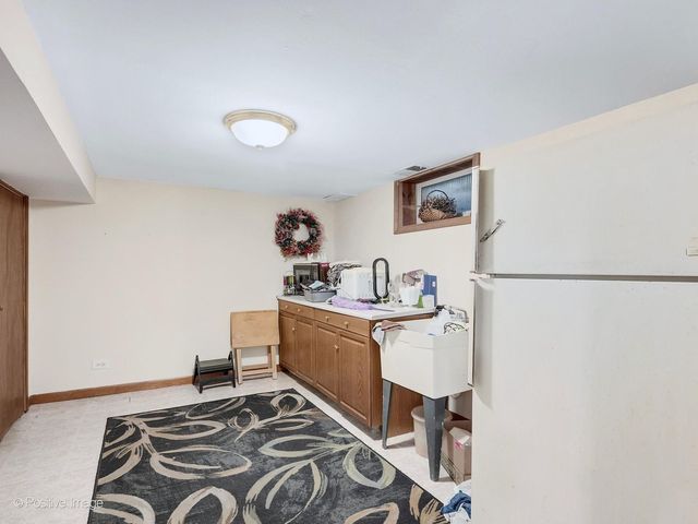 449 Arbor Avenue, West Chicago, IL 60185