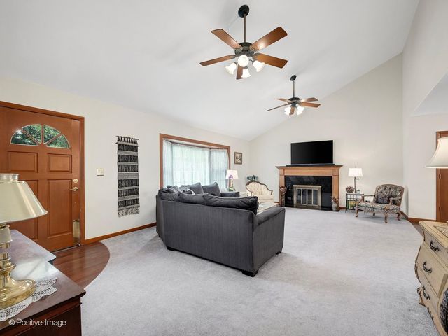 449 Arbor Avenue, West Chicago, IL 60185