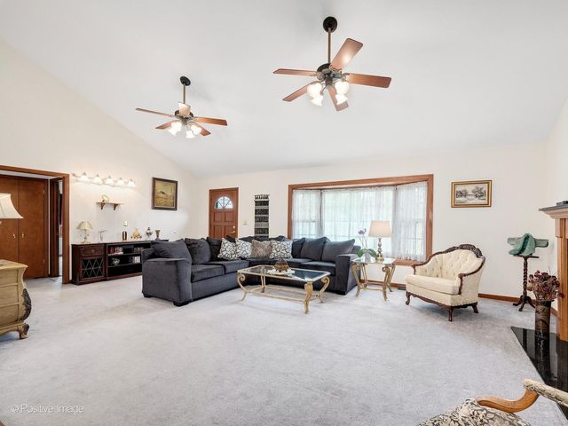 449 Arbor Avenue, West Chicago, IL 60185