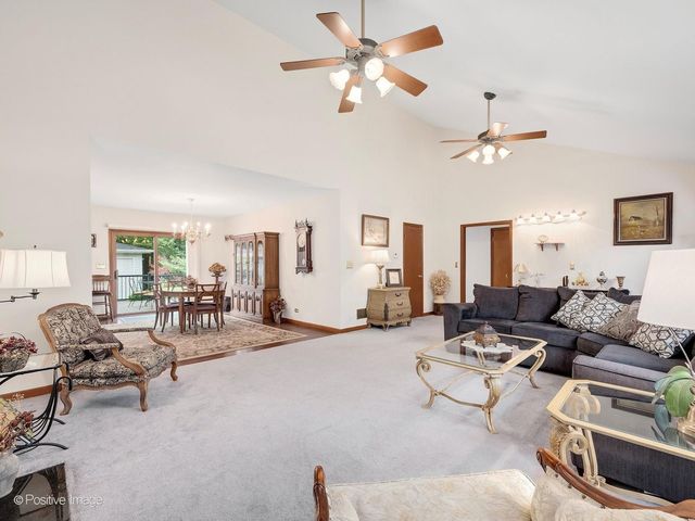 449 Arbor Avenue, West Chicago, IL 60185