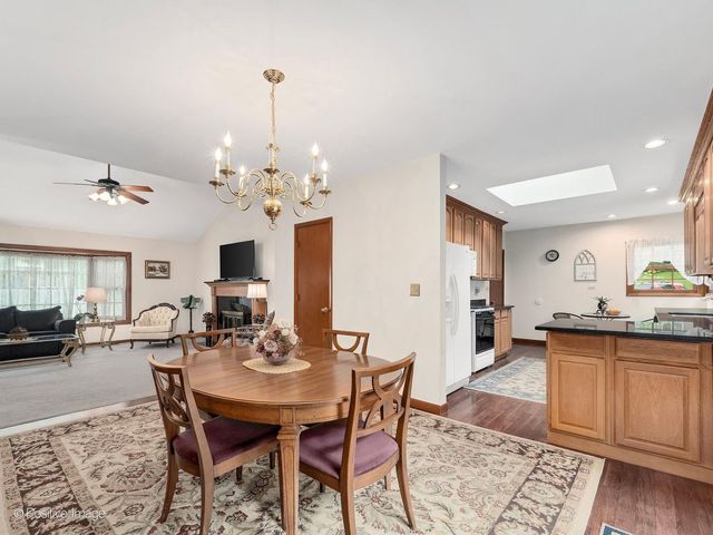 449 Arbor Avenue, West Chicago, IL 60185
