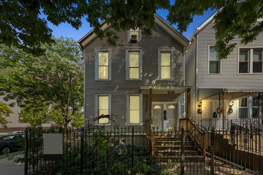 1657 N Artesian Avenue, Chicago, IL 60647