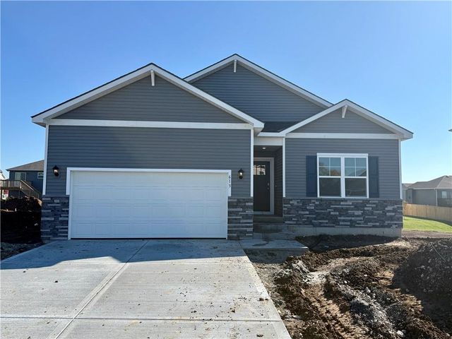 713 Fallen Leaf Drive, Belton, MO 64012