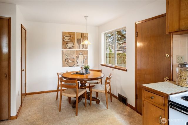 5819 30th Avenue NW, Seattle, WA 98107