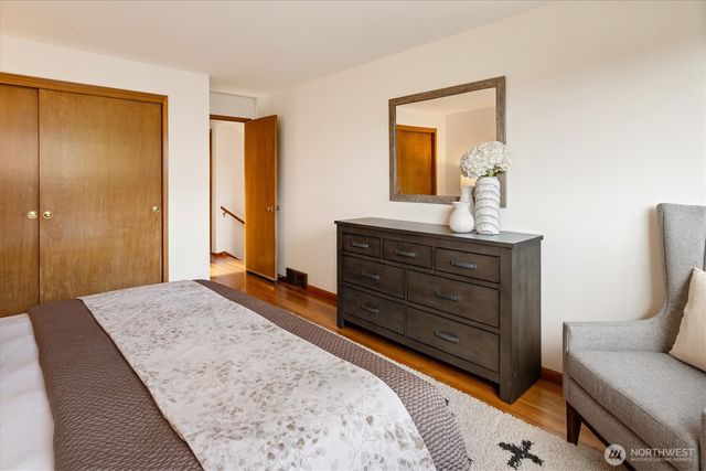 5819 30th Avenue NW, Seattle, WA 98107