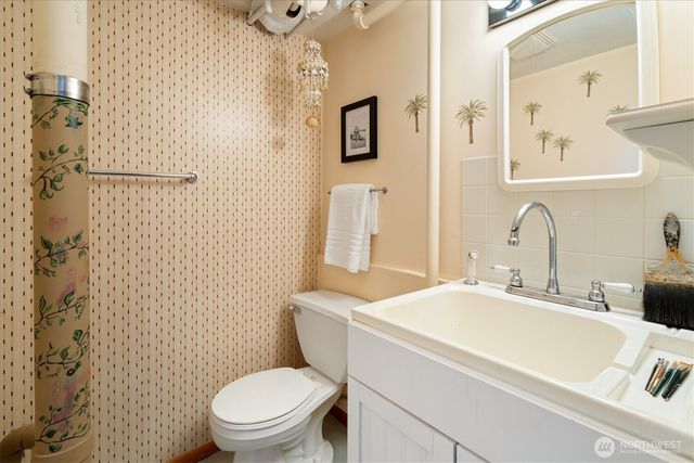 5819 30th Avenue NW, Seattle, WA 98107