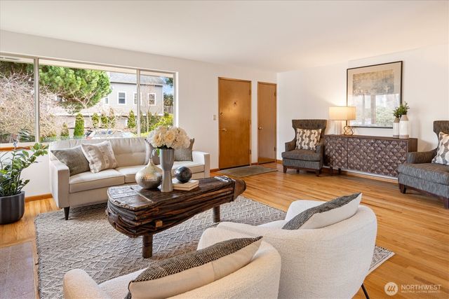 5819 30th Avenue NW, Seattle, WA 98107