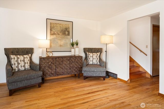 5819 30th Avenue NW, Seattle, WA 98107