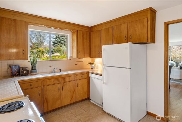 5819 30th Avenue NW, Seattle, WA 98107