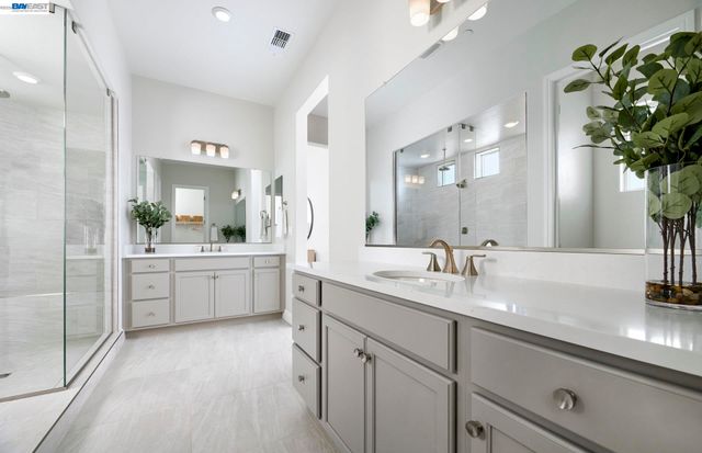 303 Hemingway Lane, Discovery Bay, CA 94505