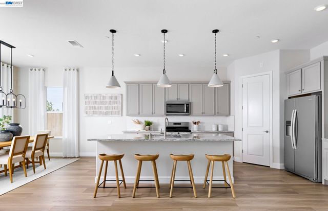303 Hemingway Lane, Discovery Bay, CA 94505