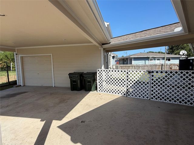 1310 Bayou Shore Drive, Galveston, TX 77551