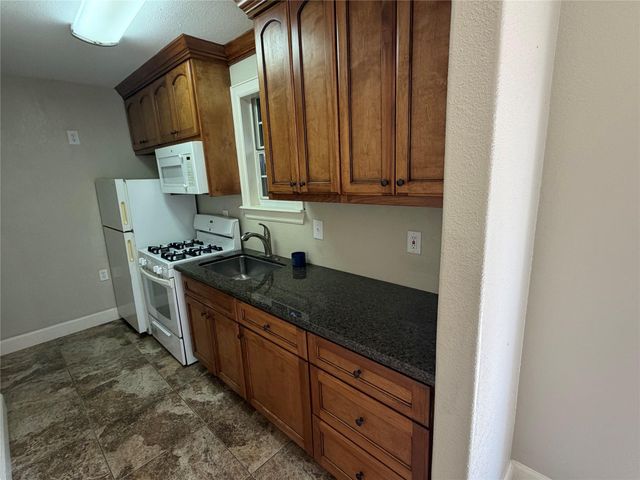 1310 Bayou Shore Drive, Galveston, TX 77551