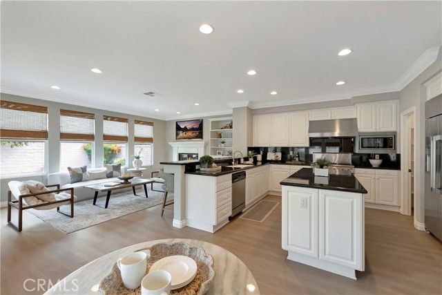 19140 Chandon Lane, Huntington Beach, CA 92648