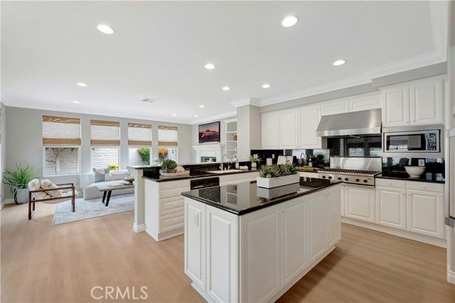 19140 Chandon Lane, Huntington Beach, CA 92648