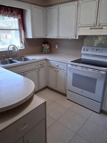 6770 RIVIERA N, Pinellas Park, FL 33781